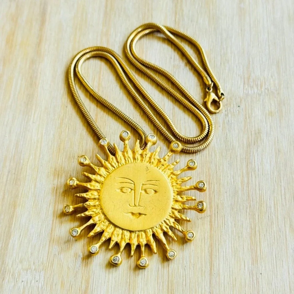 VTG The Icing Iconic Sun face Necklace Whimsical Rhinestone Gold Plated 80s 28